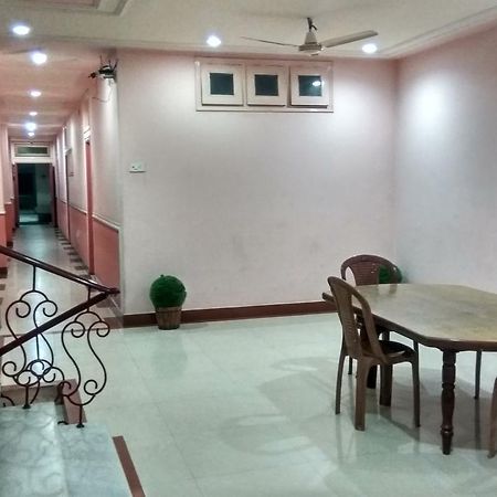 Hotel Varsa Dibrugarh Екстер'єр фото
