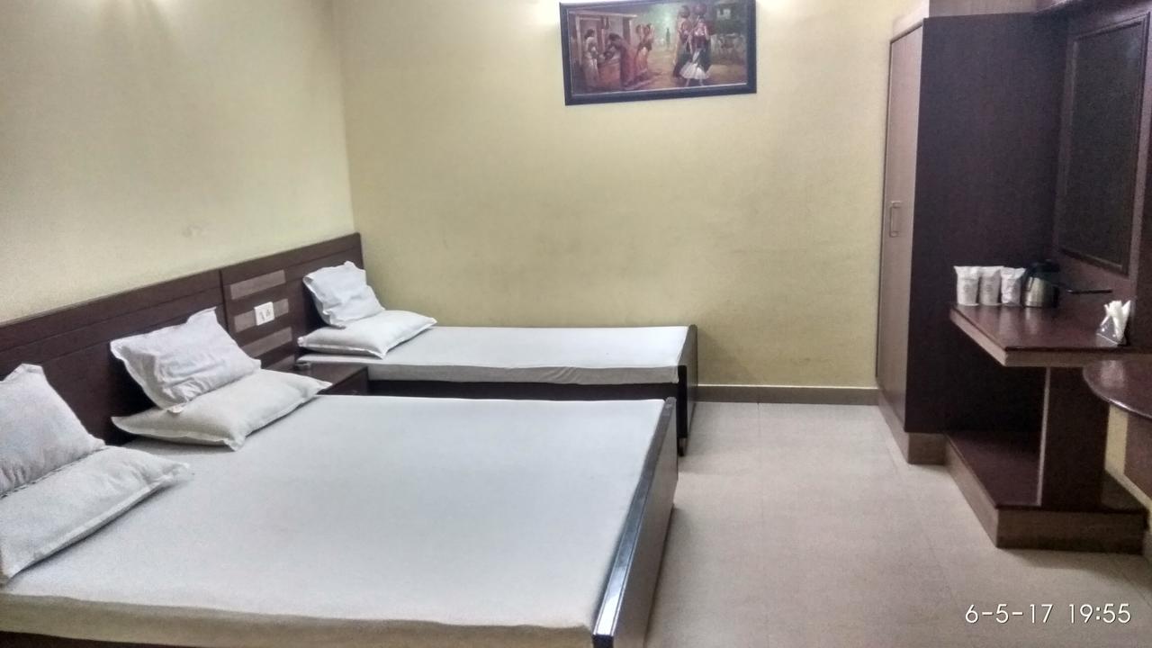 Hotel Varsa Dibrugarh Екстер'єр фото
