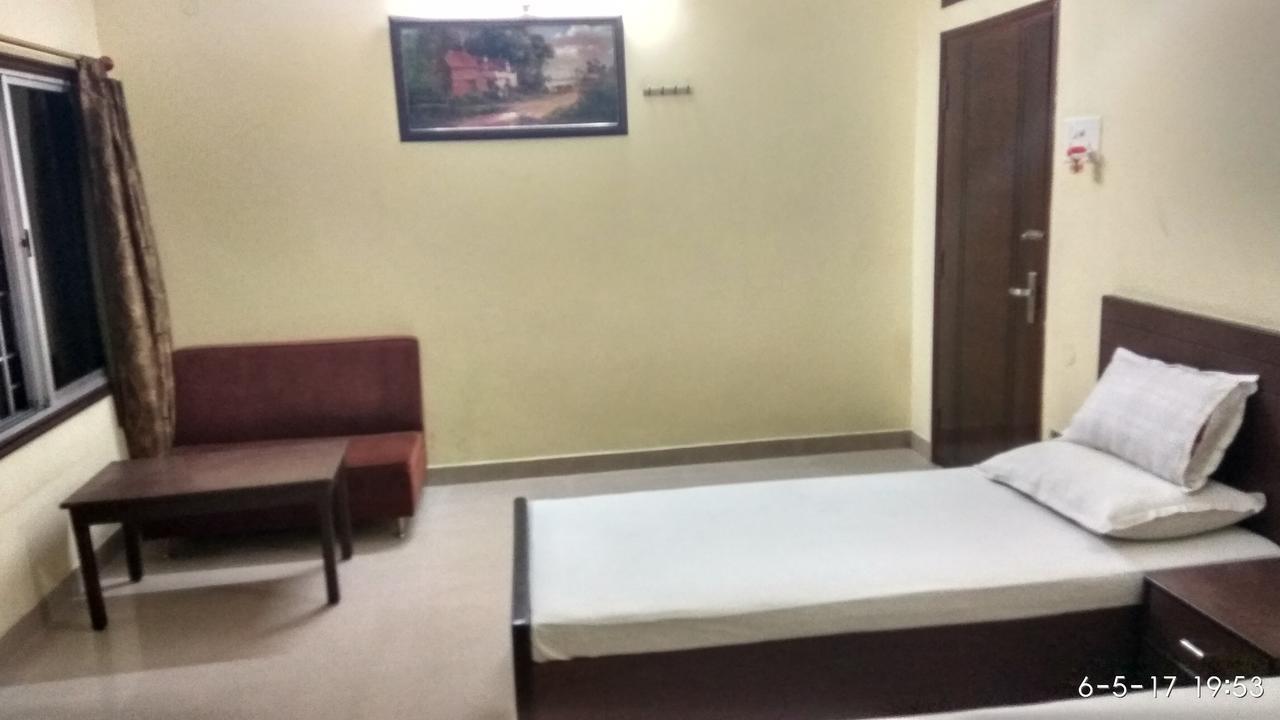 Hotel Varsa Dibrugarh Екстер'єр фото