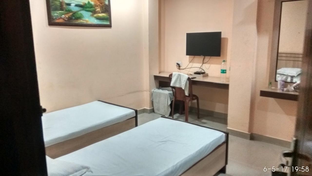 Hotel Varsa Dibrugarh Екстер'єр фото